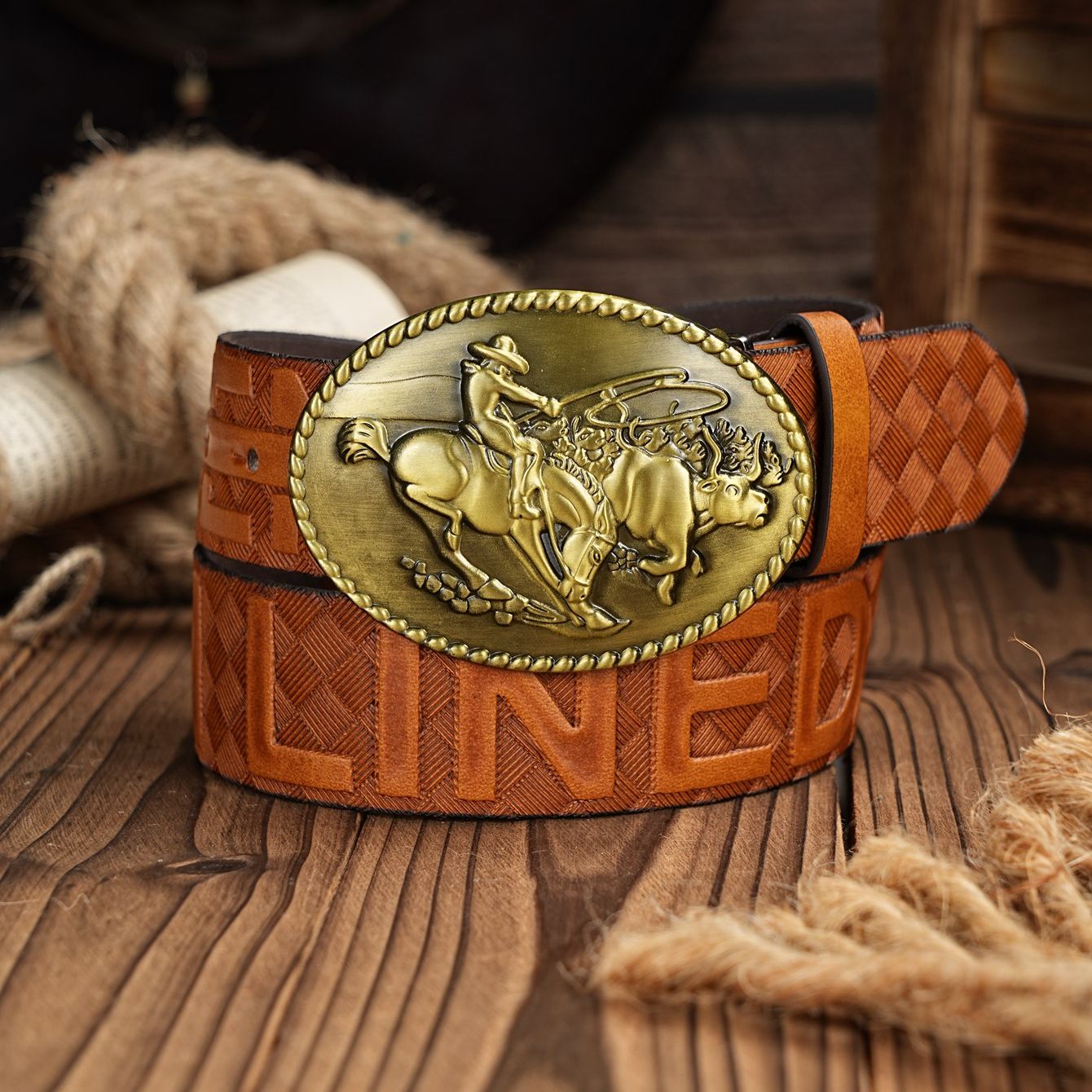A men's and women's casual ret - مراجعة Leather Works Belt وسعره