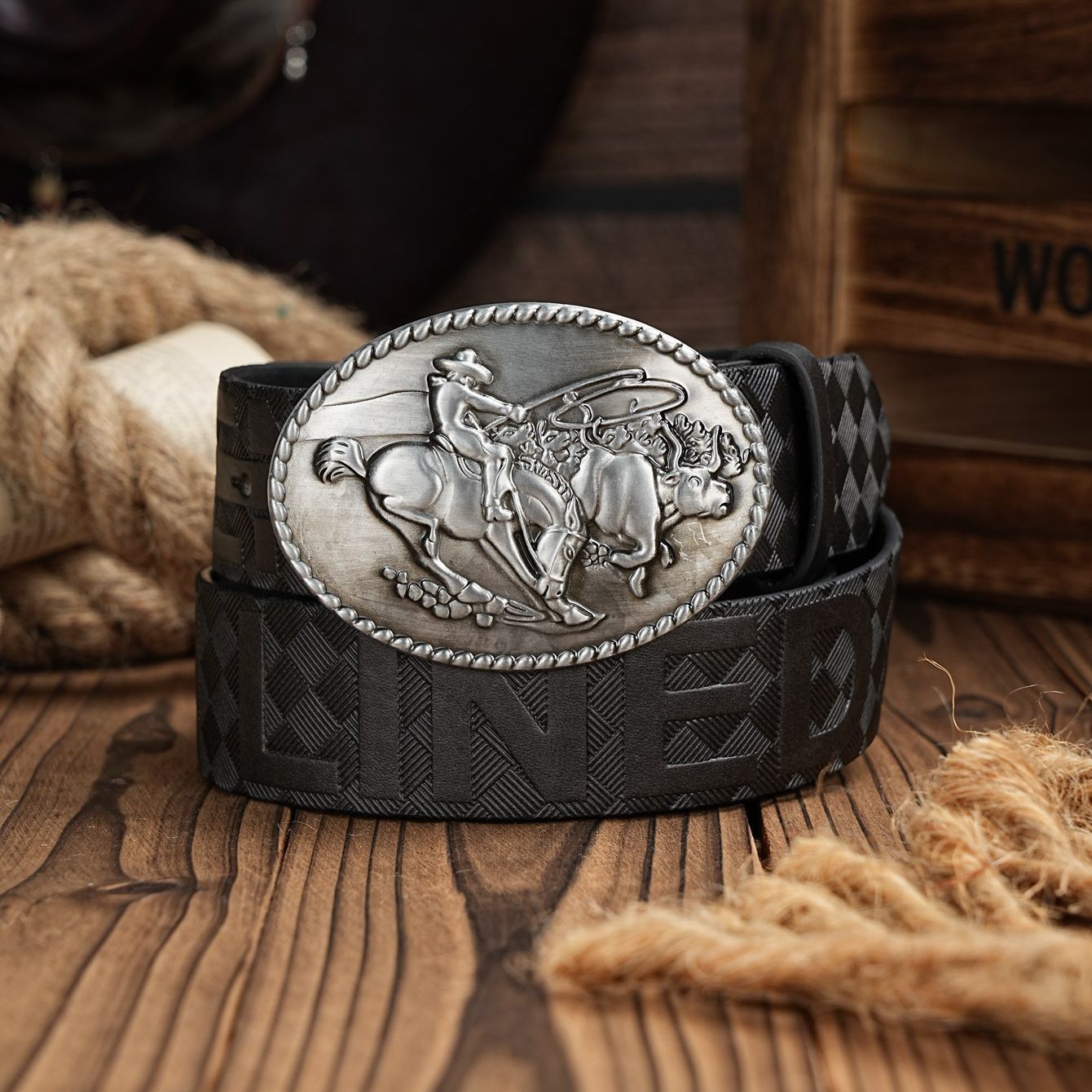 A men's and women's casual ret - مراجعة Leather Works Belt وسعره