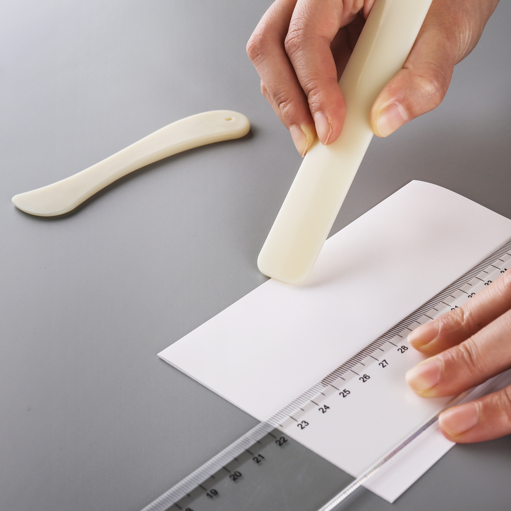 Paper Creaser and Bone Folder  - مراجعة Bone Folder Tool وسعره